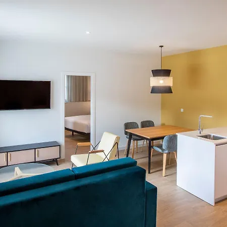 Portal De Elche * لقنت